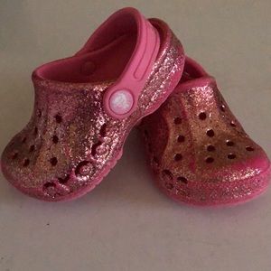 Crocs toddler size 7 pink glitter